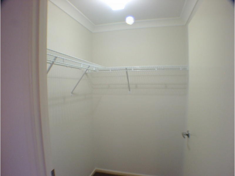 10 Bowen Place, Blackstone QLD 4304